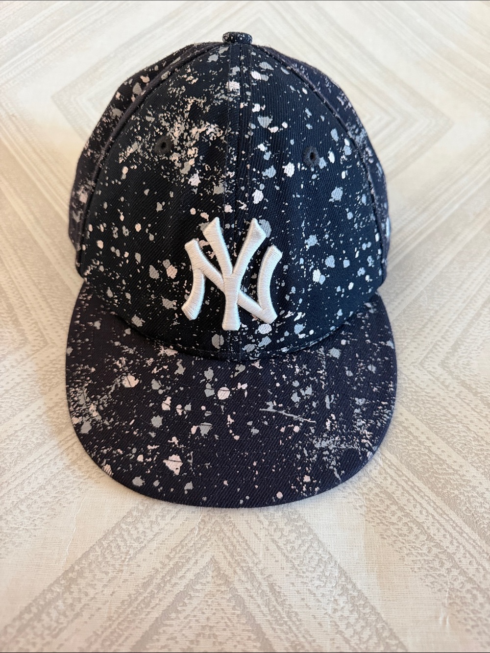 New Era 9FIFTY New York Yankees Navy Blue Splatter Snapback Hat Flat Brim Cap